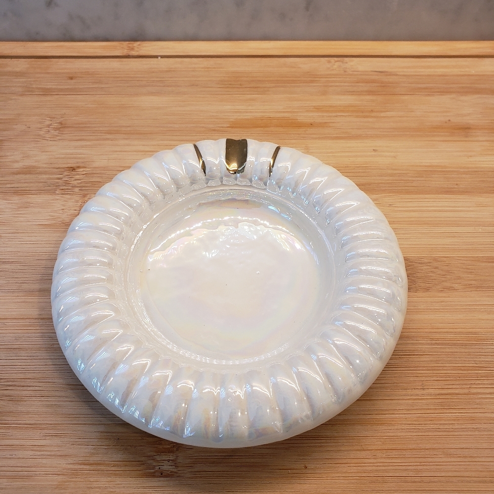 White ceramic ash tray with pearl glaze finish and gold accent, made in Italy